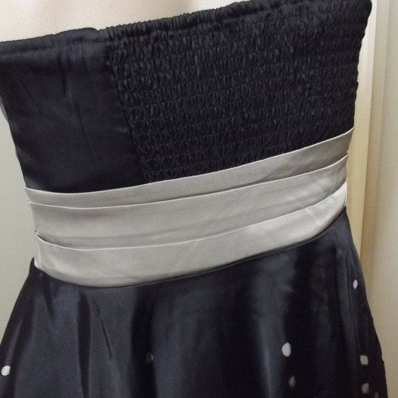 Special Event Dress - Picture 4 of 8